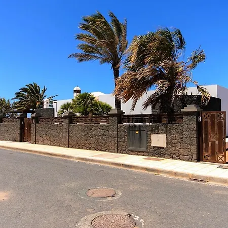 Villas Deluxe Piscina Privada Climatizada-sauna-jacuzzi Playa Blanca
