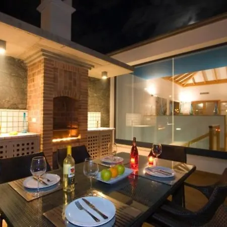 Villas Deluxe Piscina Privada Climatizada-sauna-jacuzzi * Playa Blanca (Lanzarote)